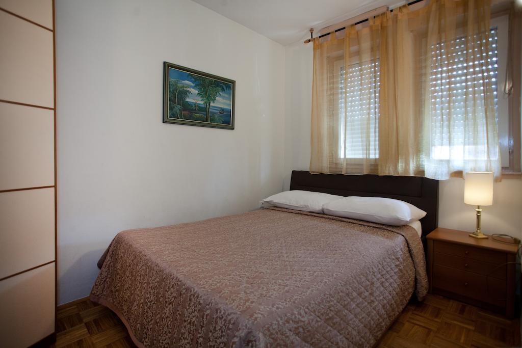 Ideal Location Split Apartments Quarto foto