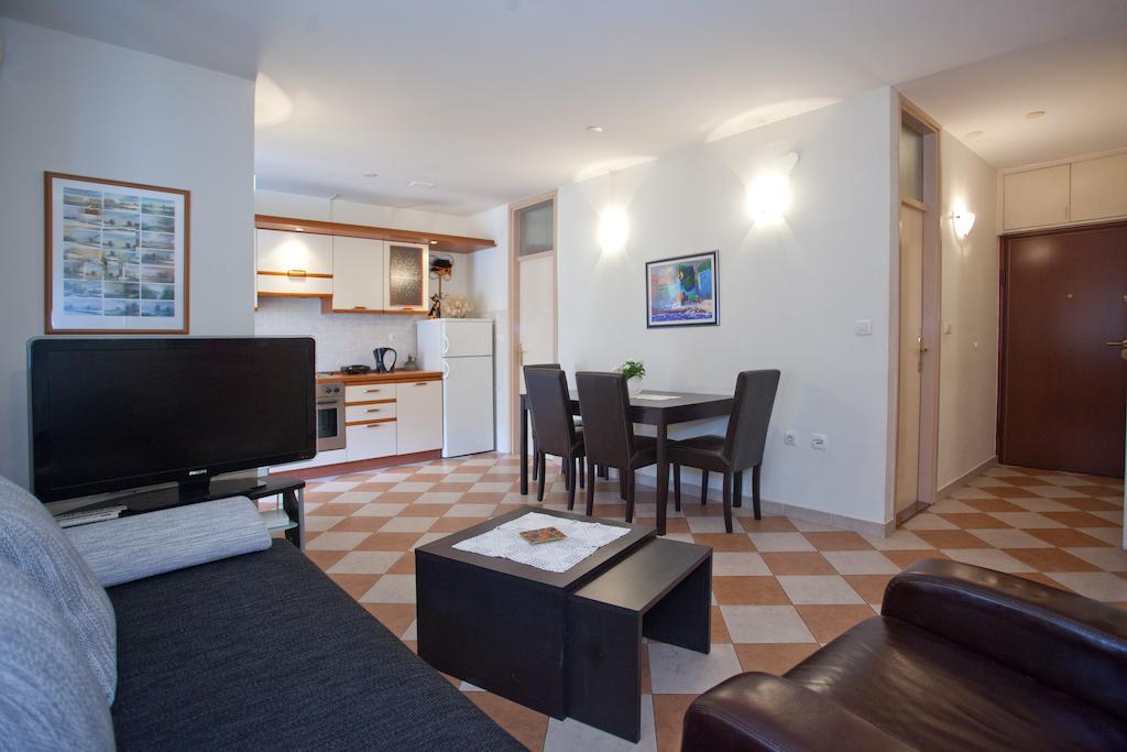 Ideal Location Split Apartments Quarto foto