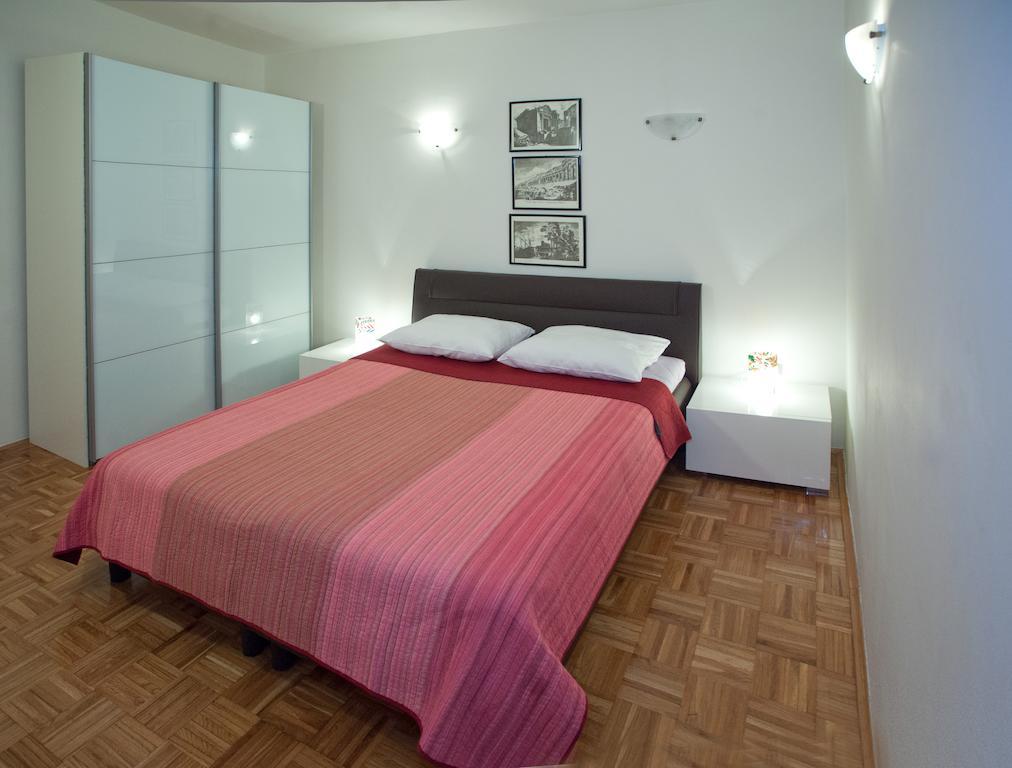 Ideal Location Split Apartments Quarto foto