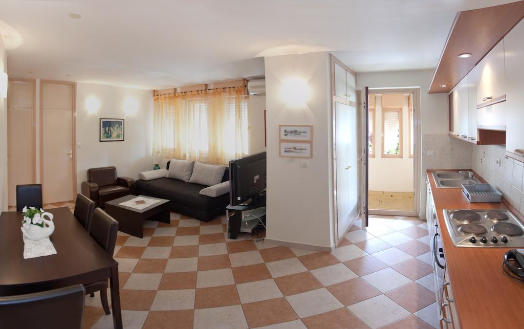 Ideal Location Split Apartments Quarto foto